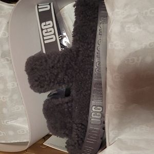 Ugg Flufita Slipper Size women 8